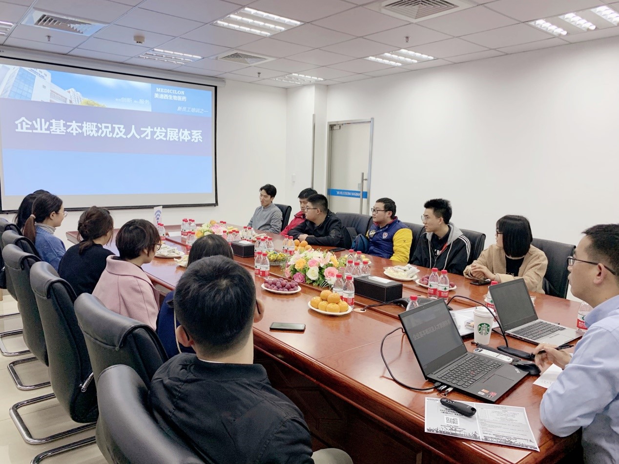 走进亿万先生mr，，，，，，，与学子共话生长