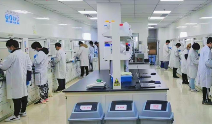 封控未曾歇工，，，，，，，复工更添效能